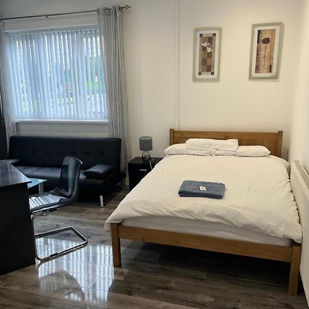 Zams Rooms Stoke-on-Trent エクステリア 写真
