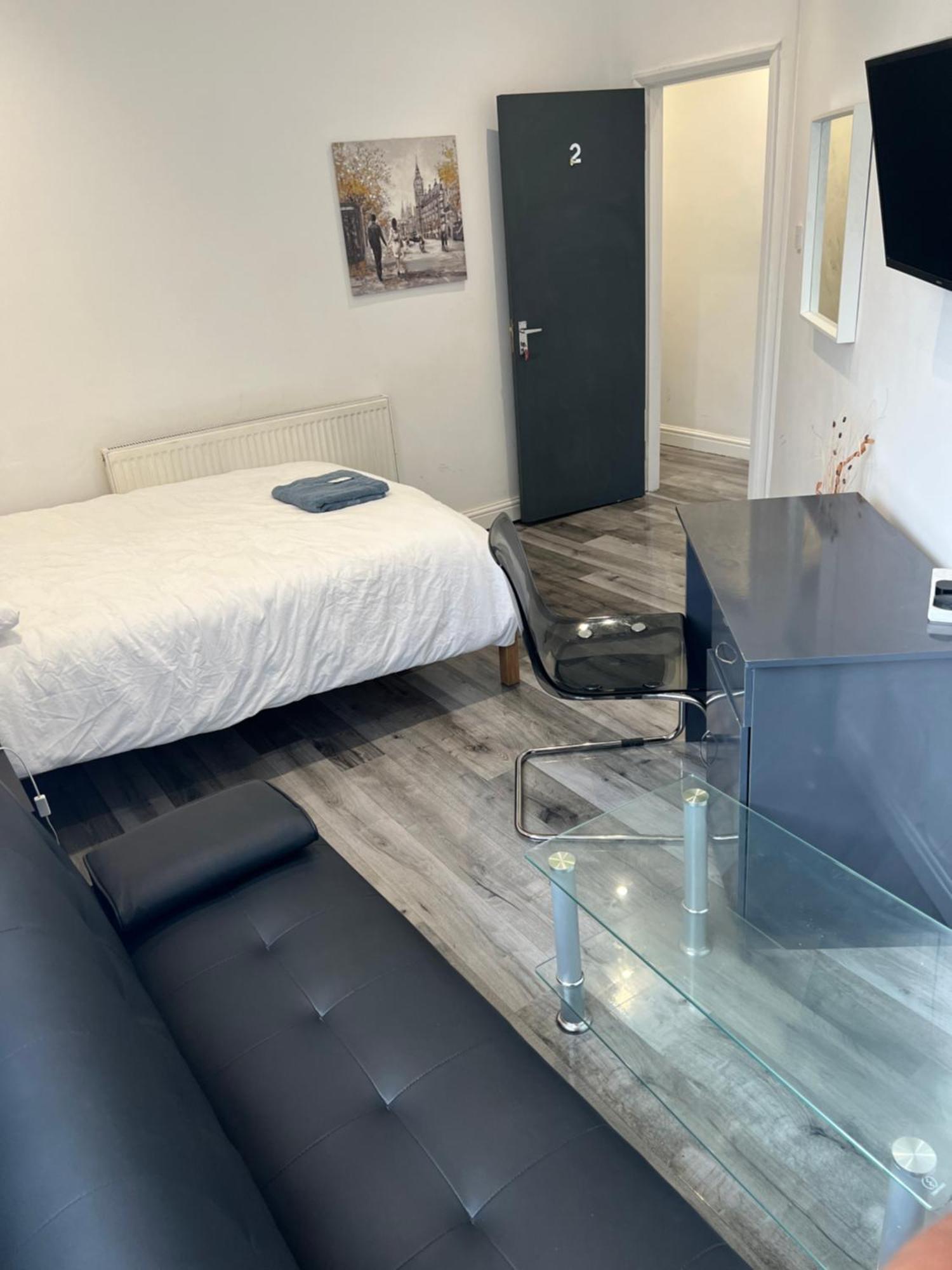 Zams Rooms Stoke-on-Trent エクステリア 写真